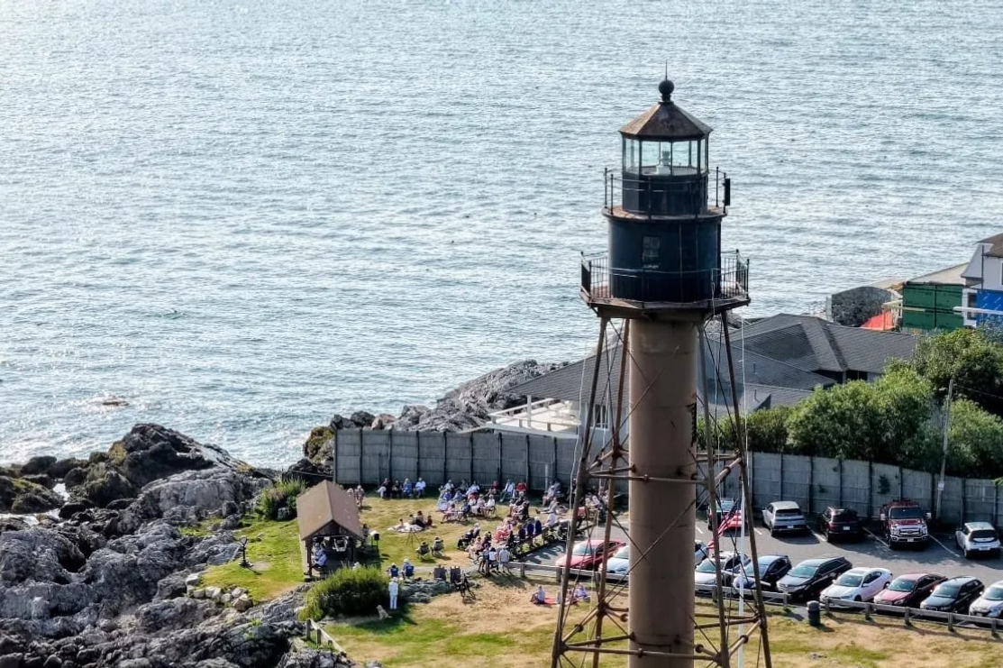 Screenshot 2026-02-27 at 22-43-55 YOUR QUESTION ANSWERED Why is the green light at Marblehead Light blinking